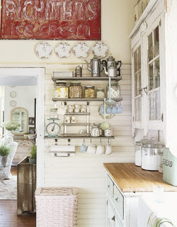 I love White Kitchens!