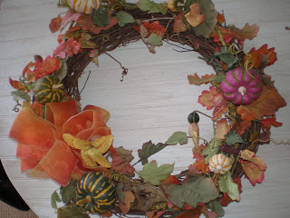 How fix up a fall wreath