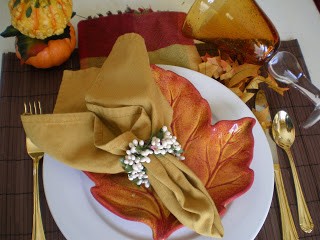 Thanksgiving Tablescape Using White, Gold and Brown