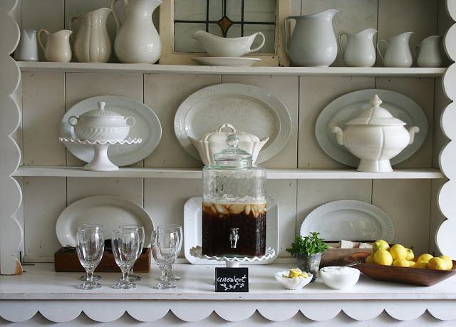 Welcome to Dining Room Tid Bits with Guest Blogger Linsey from The Farm House Porch