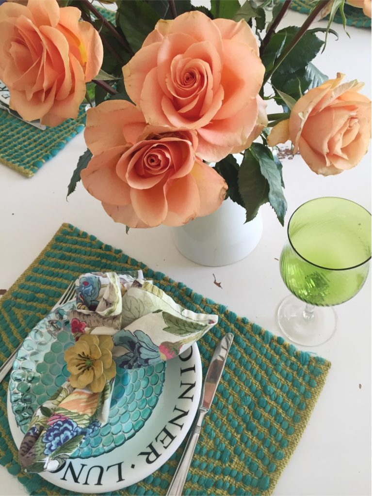 Simple Tablescape, Easy Table setting, The Style Sisters