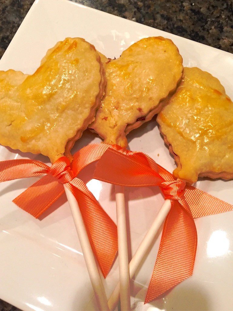 Baked mini nutella pies on a stick