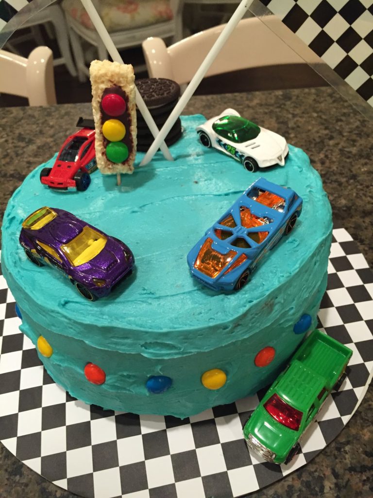 Hot wheels race track cake, The Style Sisters, Hot Wheels car cake