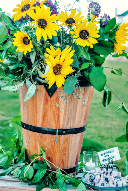 Sunflower centerpiece, Summer lake party