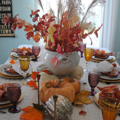How to create a fall tablescape in purple and peach