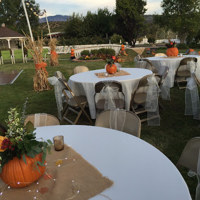 Easy Outdoor fall wedding reception. rustic outdoor fall wedding reception using pumpkins 