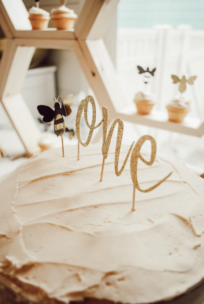honey bee cake with ONE cake topper and a Bee topper