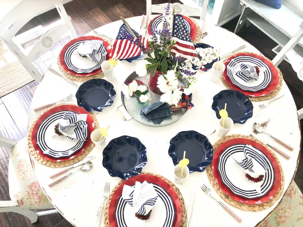 4th of July red white and blue tablescape, 4th of july party