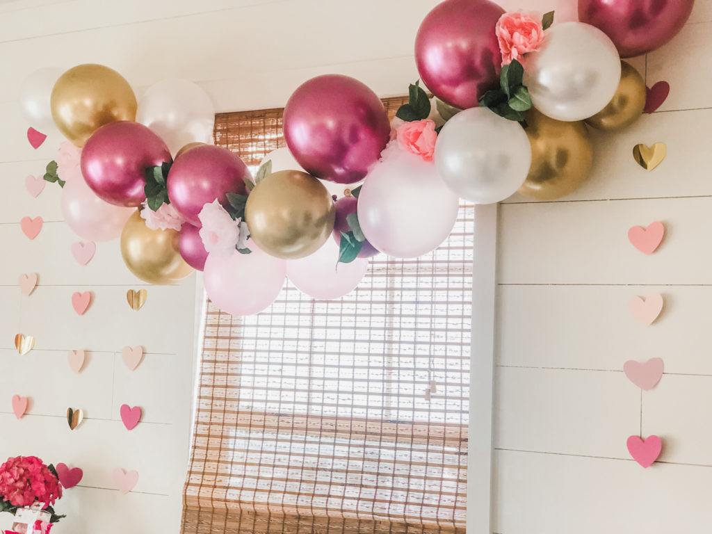 Ballon garland with flowers