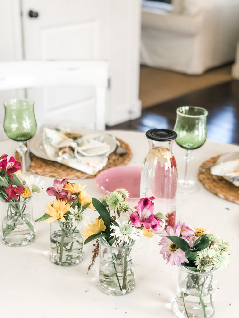 how to set a spring tablescape with grocery store flowers