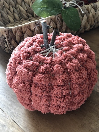 yarn pumpkin craft