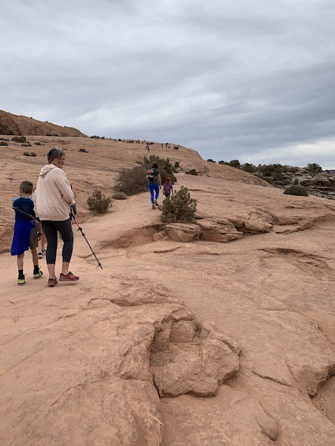 Hike up to Delicate arch