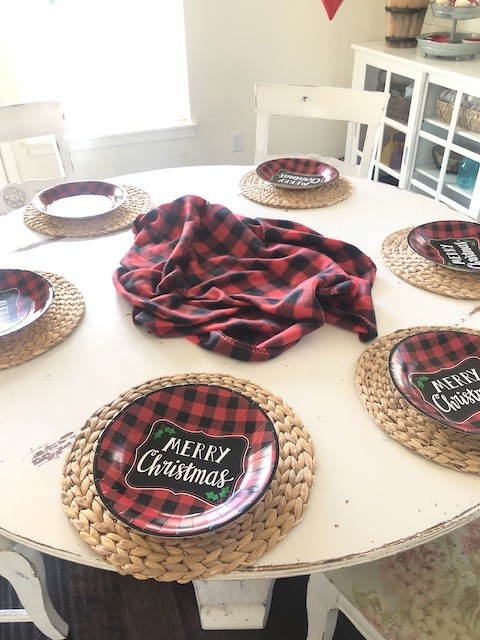 How to set a Buffalo Plaid Christmas Table - Karins Kottage