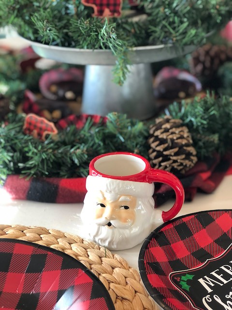 How to set a Buffalo plaid Christmas table