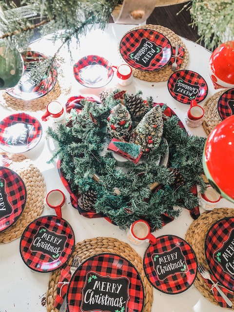 Buffalo plaid Paper plates