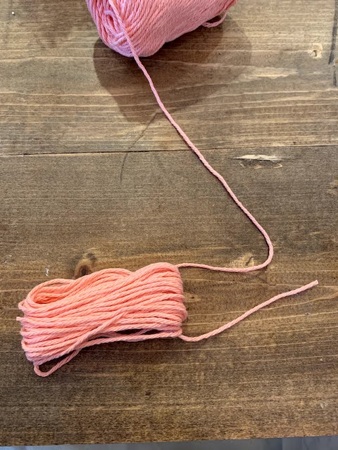 How to make a yarn tassel