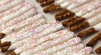 How to make Valentine dipped pretzel rods