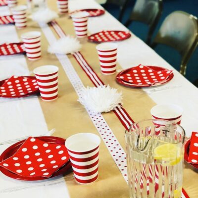 How to set a polka dot and striped Valentine table