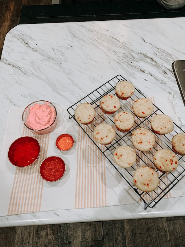 Funfetti valentine cupcake recipe frost and decorate cupcakes