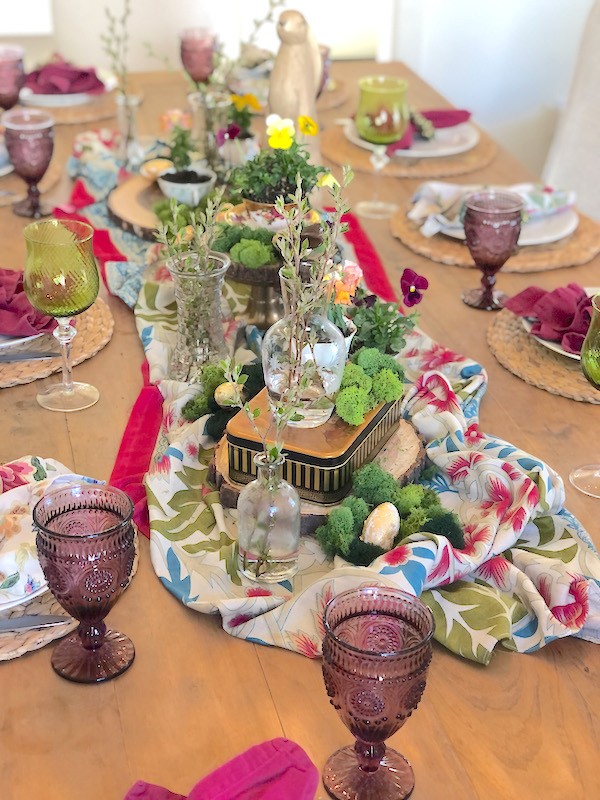 How to set a colorful Easter Table- Karins Kottage