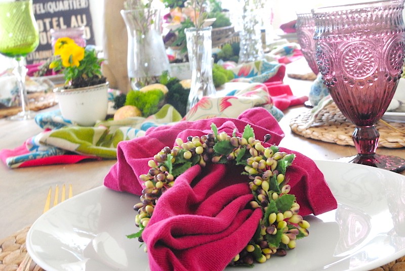 PInk-napin-on-easter-tablescape