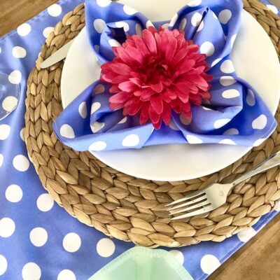 How to set an easter table with polka dots