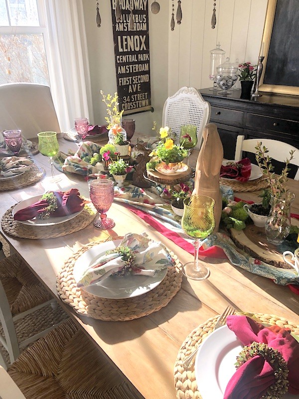 Colorful Easter tablescape- Karins Kottgae