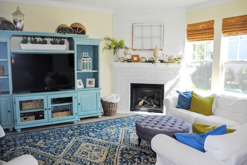 7 Favorite Blue and White Rugs for Lake Cottage 