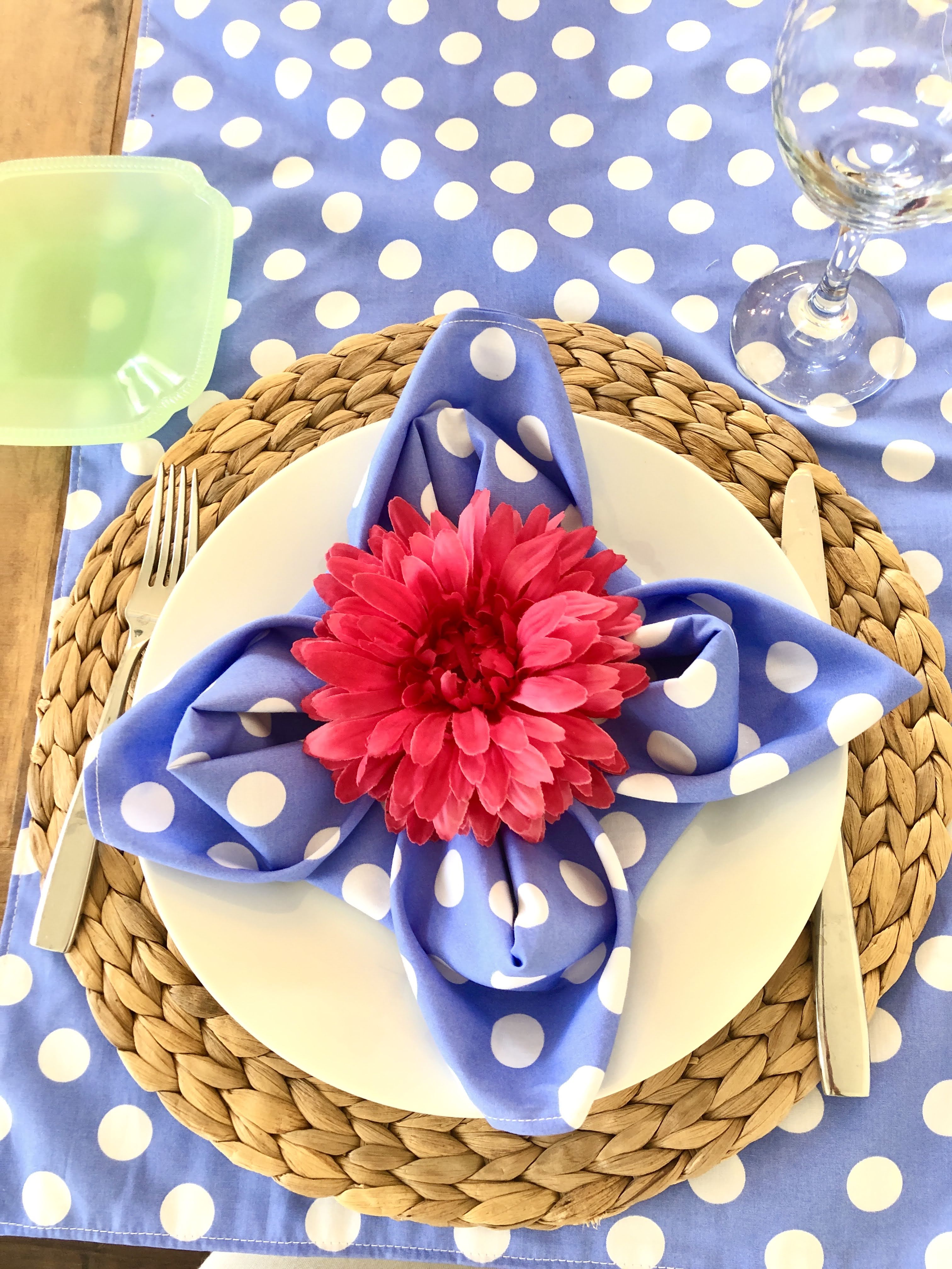 How to set an Easter table? With periwinkle blue polka dot napkins and matching runner. 