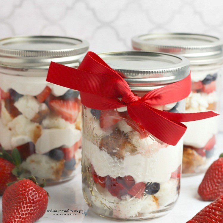 Berry trifle in red white an blue