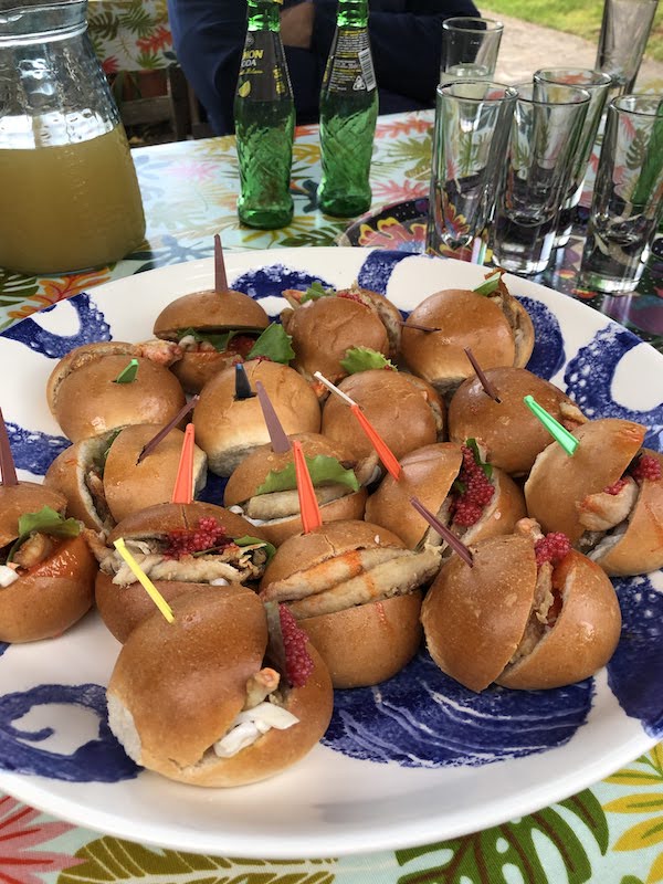 Seafood sliders