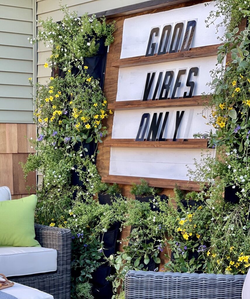 easy outdoor Living wall DIY Centerpiece Wednesday LInky party #226