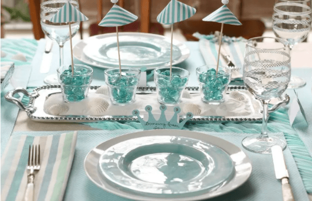 Mamma Mia table decor