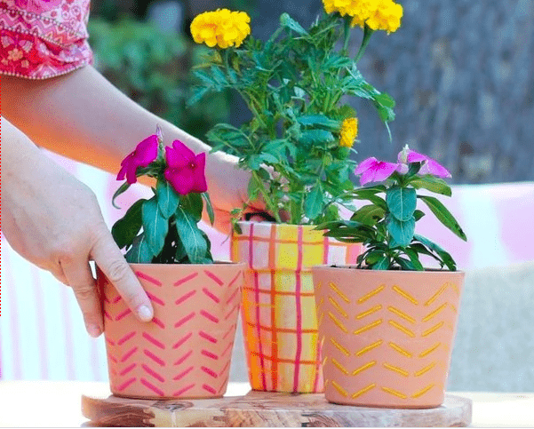 Refreshing august centerpiece Wednesday linky party - terra cotta pots Centerpiece Wednesday Linky party