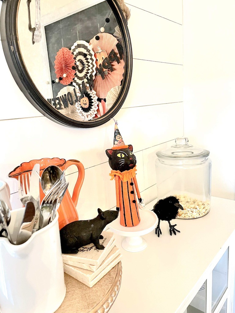 Halloween kitchen nook decorations