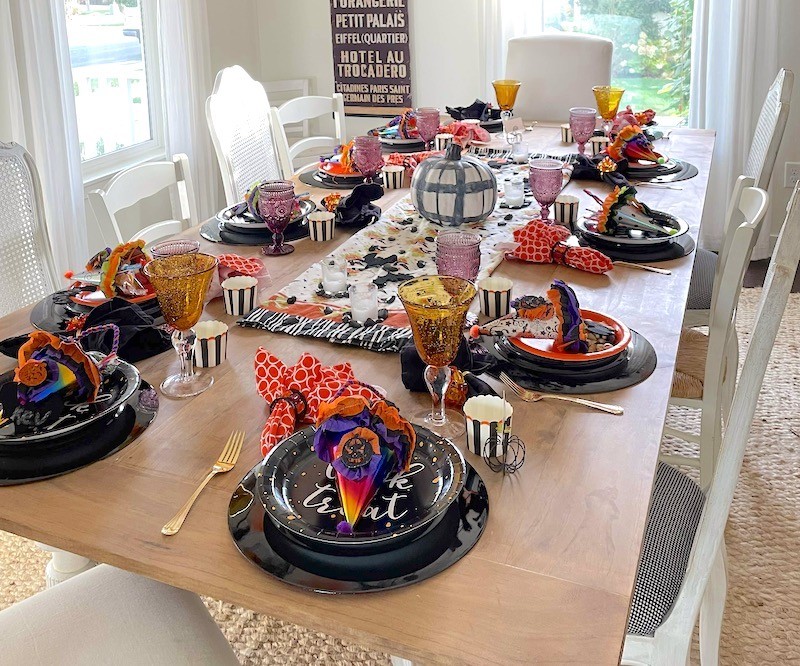 How to host family Halloween party- Karins Kottage