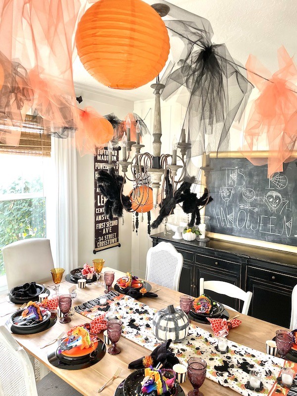 How to make Halloween orange and black tulle garland for family Halloween party- Karins Kottage