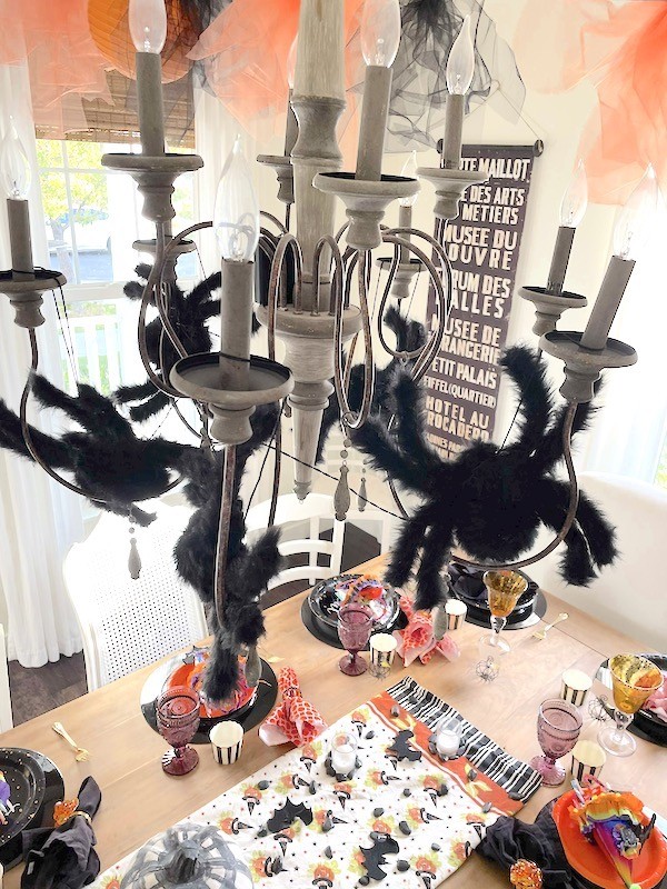 spiders in a chandelier for Halloween- Karins Kottage