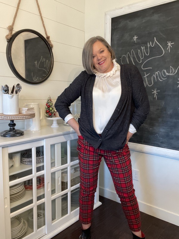 34 Versatile Plaid Pants And Ways Of Pulling Them Off | Red plaid pants,  Plaid fashion, Plaid pants outfit