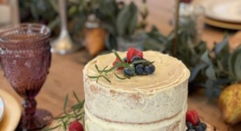 Simple little naked Valentine cake recipe