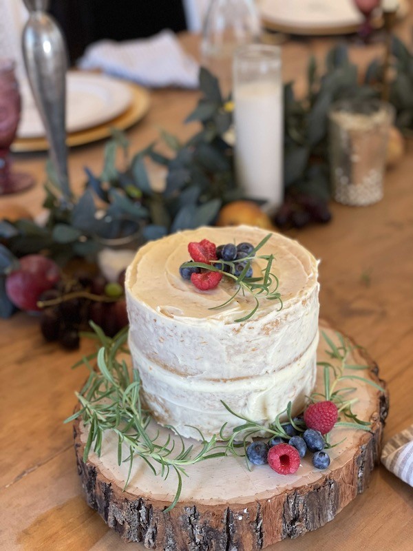 simple little naked Valentine cake- Karins Kottage