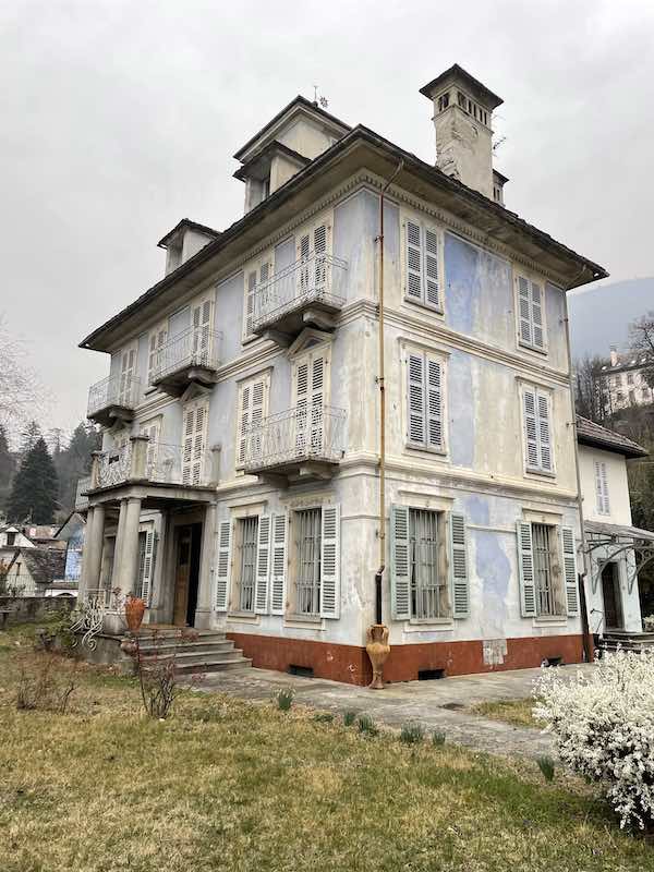 Old Villas in Italy