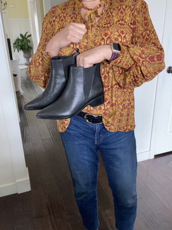 50 and older fashion wearing chelsea boots- Karins Kottage