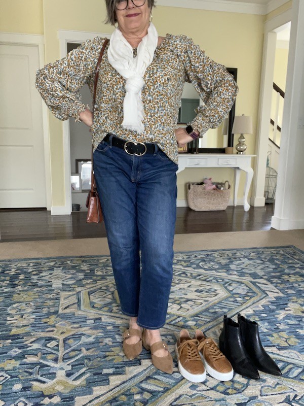 5 ways to style girlfriend jeans - Karins Kottage