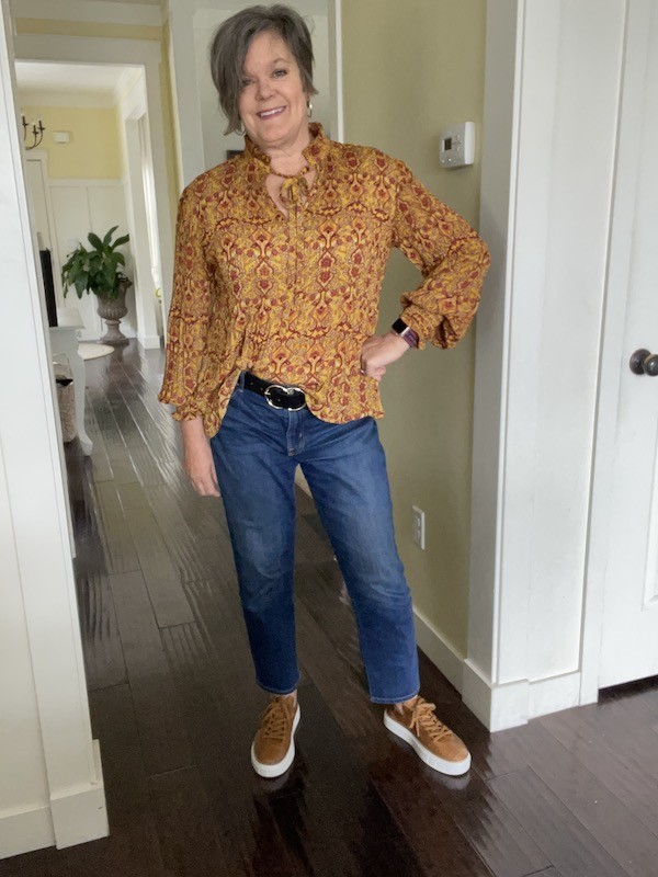 5 ways to style girlfriend jeans- Karins Kottage