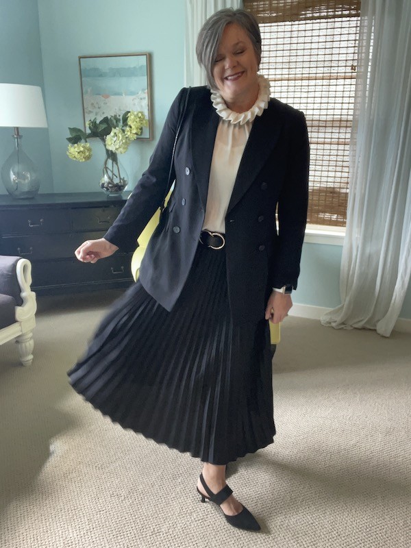 https://karinskottage.com/wp-content/uploads/2022/04/black-pleated-skirt-with-black-blazer.jpg