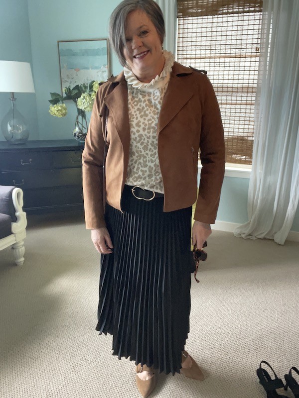 https://karinskottage.com/wp-content/uploads/2022/04/pleated-skirt-with-faux-suede-jacket-1.jpg