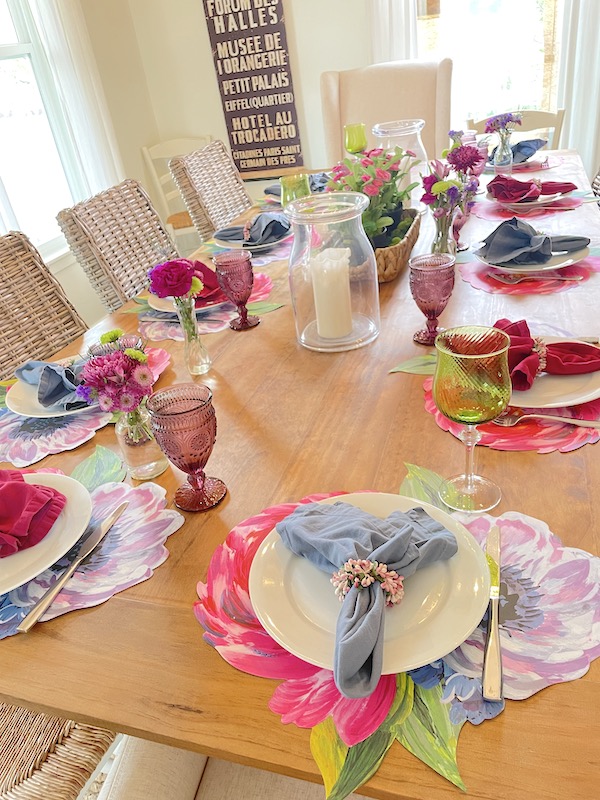 How to set a Mother's day pretty table. 