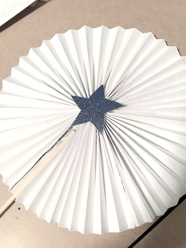 How to make patriotic paper rosette fan- Karins Kottage