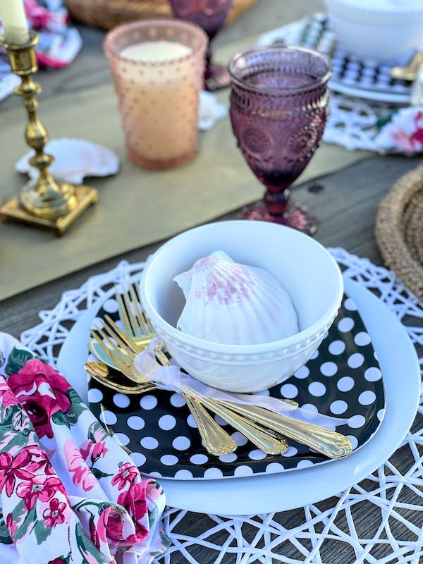 How to style a Coastal Grandmother tablescape